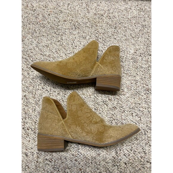 Mi.iM Gold Textured Calf Hair Western Leather Ankle Slip On Booties Sz-8 - Picture 5 of 12